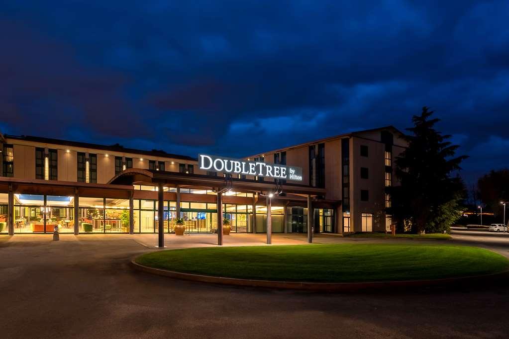 Doubletree By Hilton Milan Malpensa Solbiate Olona Exterior foto