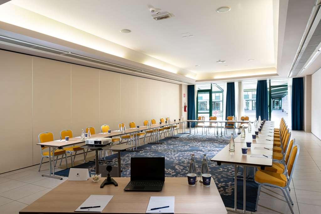Doubletree By Hilton Milan Malpensa Solbiate Olona Facilidades foto